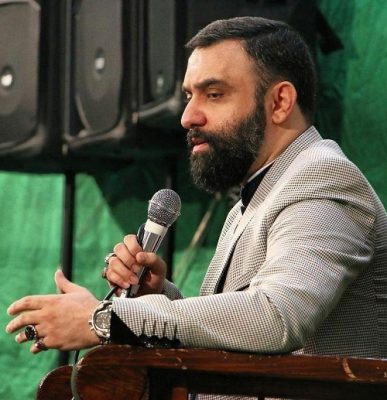 کربلایی جواد مقدم نمی دانم که هست